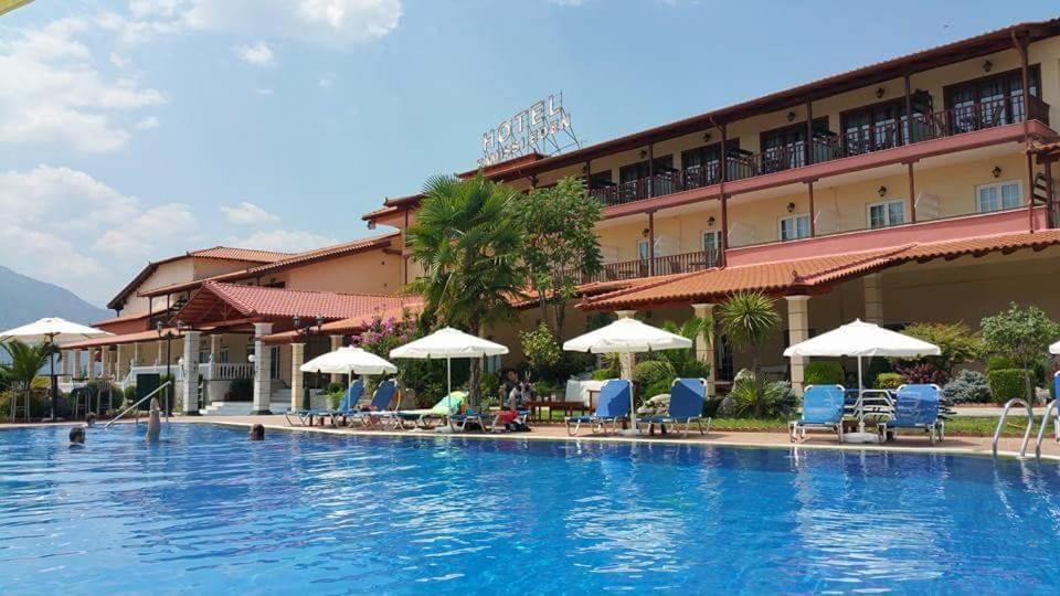 Famissi Eden Hotel Kalampáka Dış mekan fotoğraf